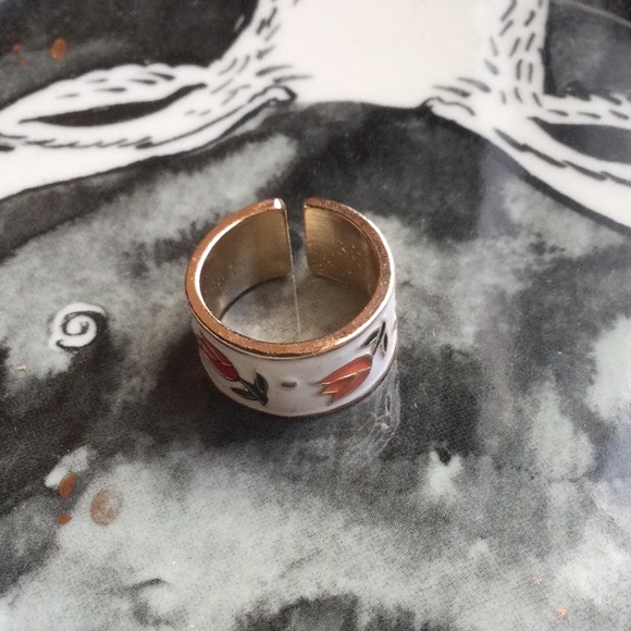 NEW Enamel Tulip Infinity Ring - Picture 3 of 9